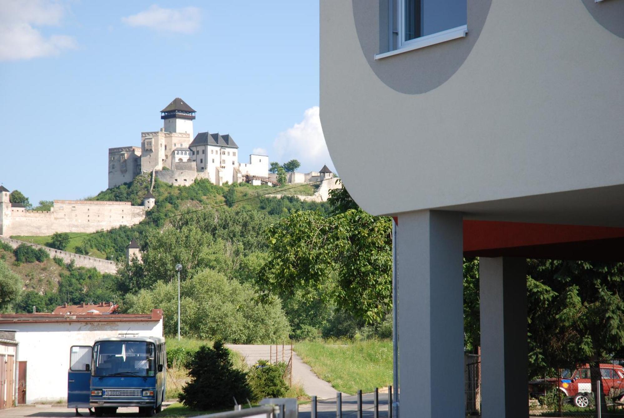 Penzion Royal Trenčín Extérieur photo